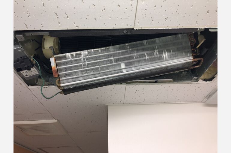 DEAC278E-77F2-41CE-B60B-DFFE0B697AEC